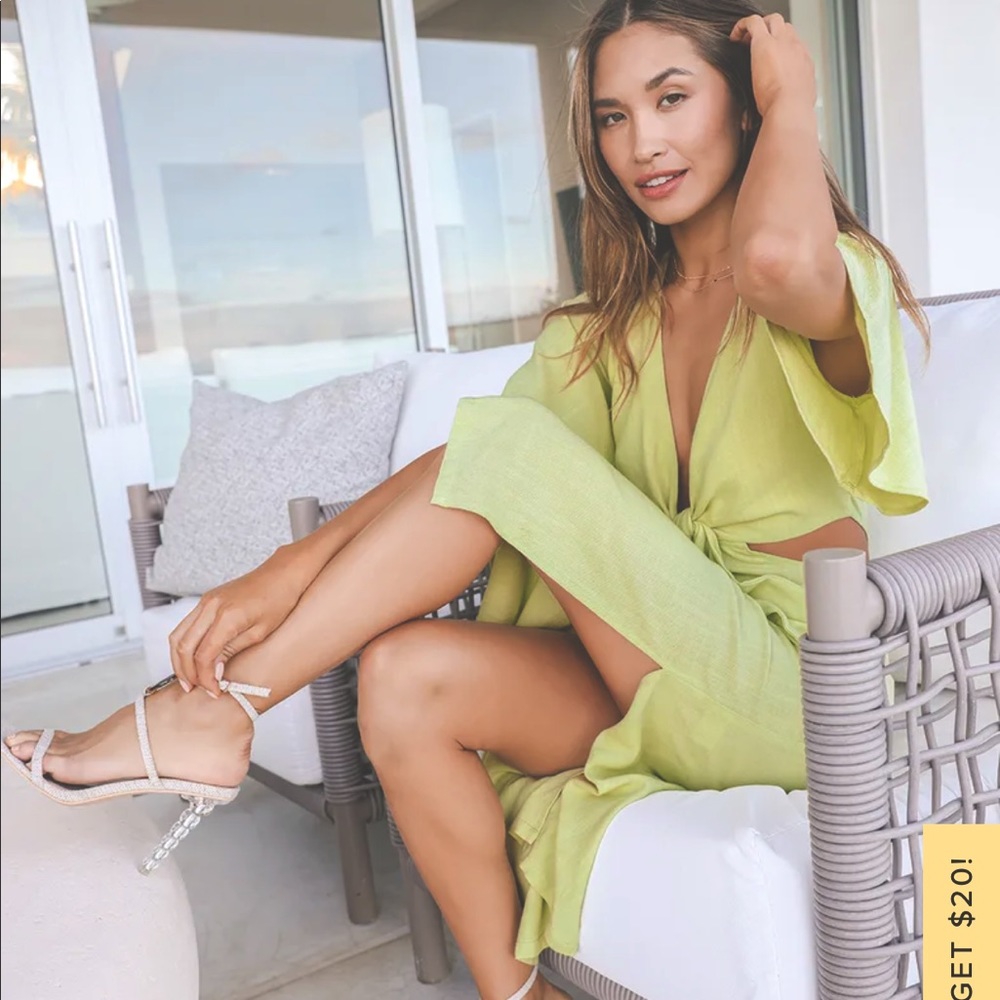 Lulus Summer Journey Light green cutout midi dress